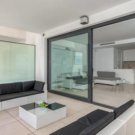 Apartment Fantastic Poolfront In Middel Views By Costarentals - Ref 161
